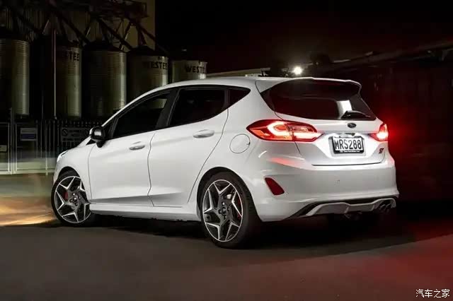 2021款福特嘉年华st手动版纯粹的驾驶乐趣