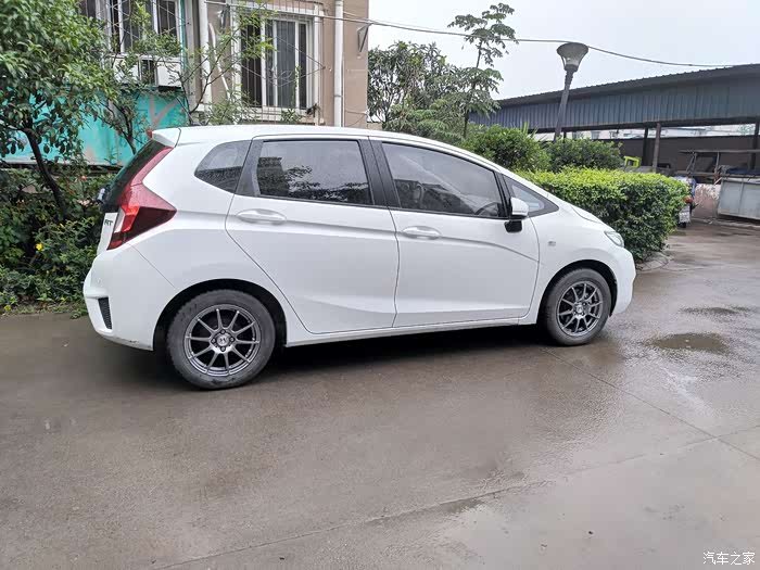 【图】15寸雅泛迪sl77轮毂_飞度论坛_汽车之家论坛