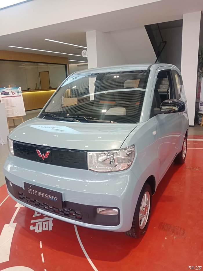 家庭必備,五菱宏光mini想給家人買個汽車代代步用,看過燃油車,也看過