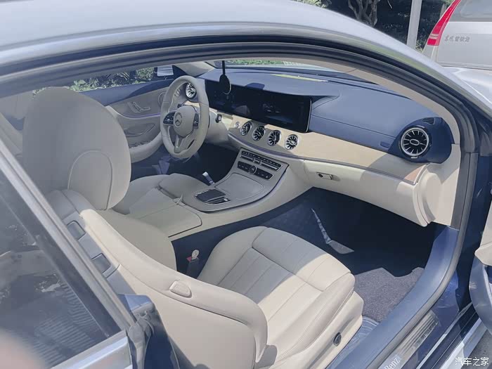 奔驰ecoupe内饰分享