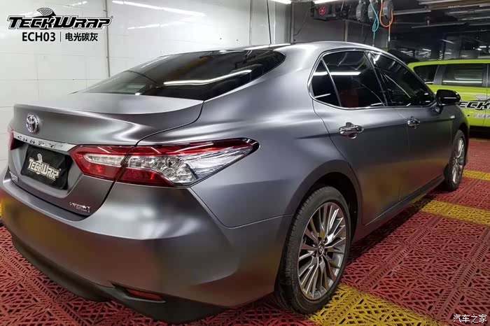 这个颜色怎么样兄弟们秃鹰的电光碳黑改色膜