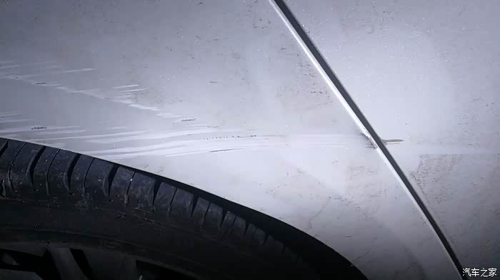 【图】露出底漆了,怎么修补啊?需要报保险吗_雷凌论坛_汽车之家论坛