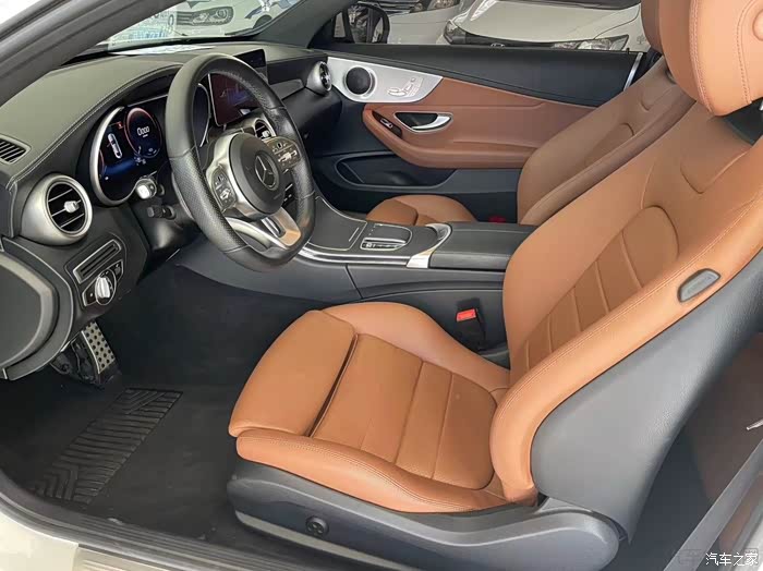 出19年奔驰c260轿跑版