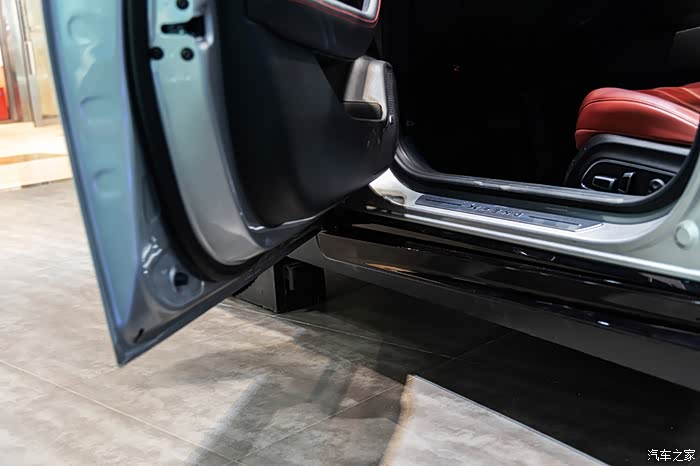 聪明,好开,好看——到店详细试驾智能电动轿跑小鹏p7