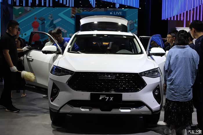 溜背造型谁与争锋一见钟情哈弗f7x新物种新生态