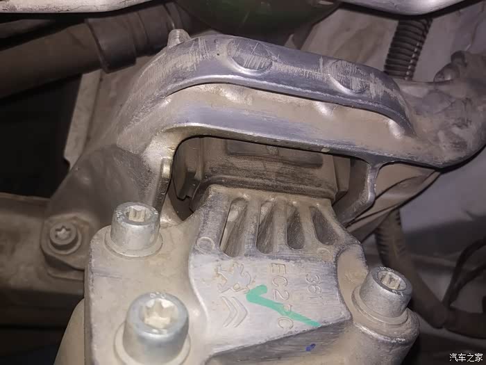 发动机机脚问题求助