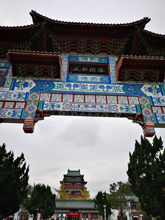滕王阁大门