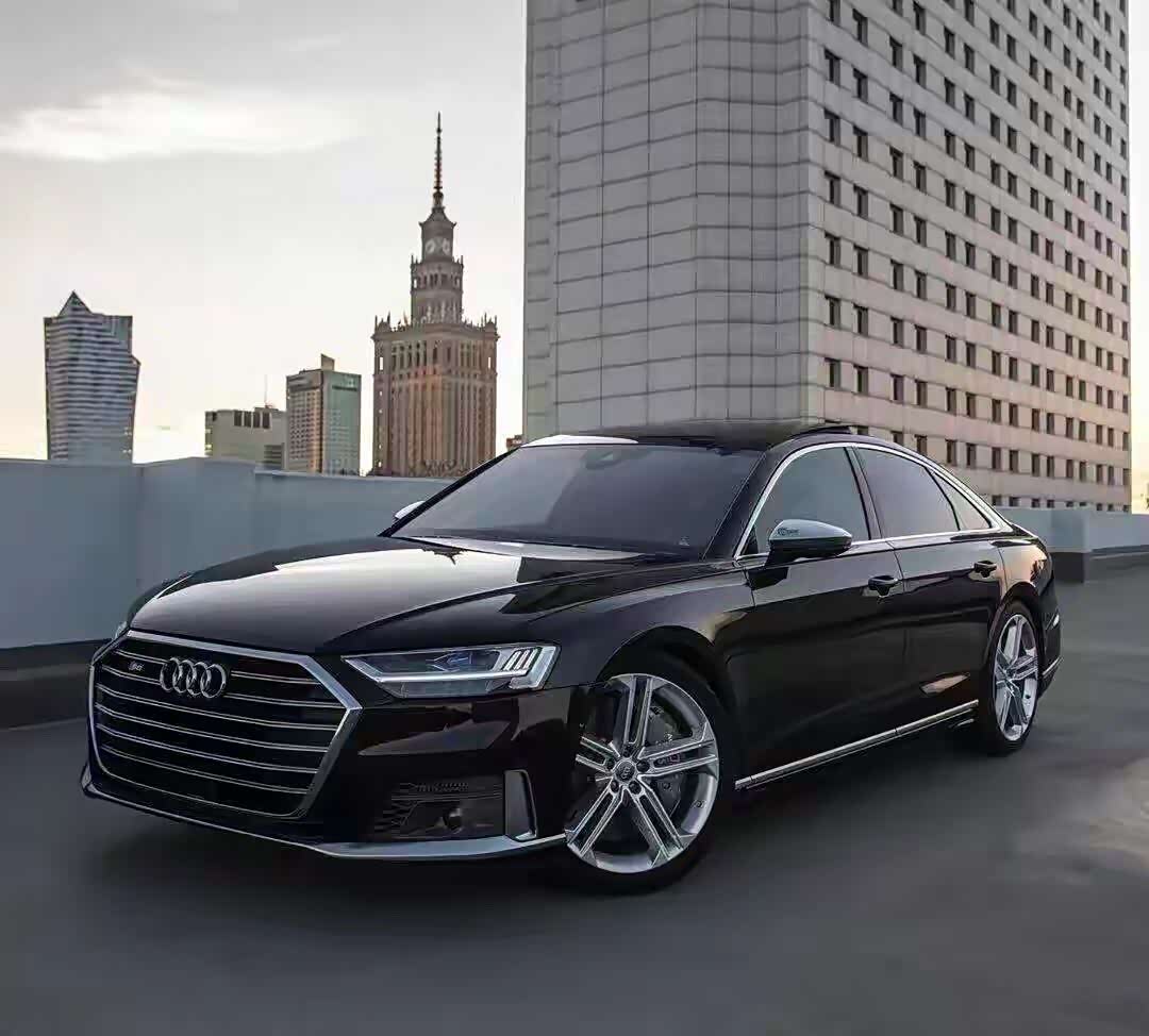 奥迪s8奥迪的旗舰运动轿跑,真的是帅到一塌糊涂.