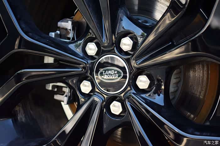 车轮路虎标志特写