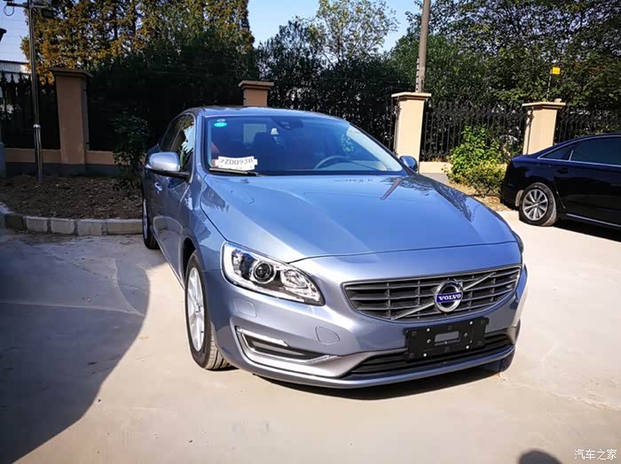 【图】哪位兄弟有s60 贻贝蓝的照片?_沃尔沃s60论坛_汽车之家论坛