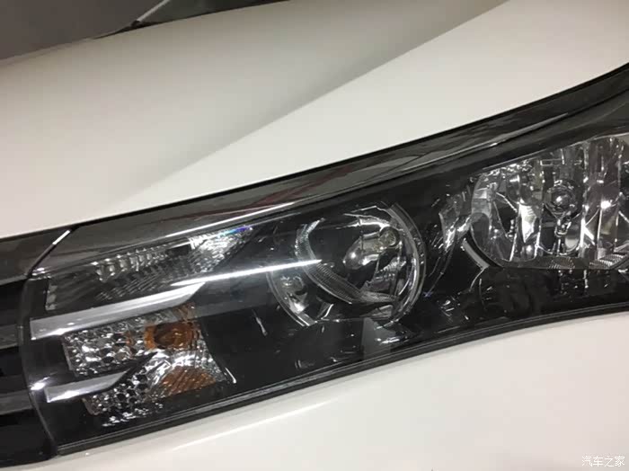 14款卡罗拉gl-i真皮版大灯