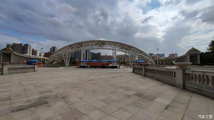 逸动打卡新桥市民广场