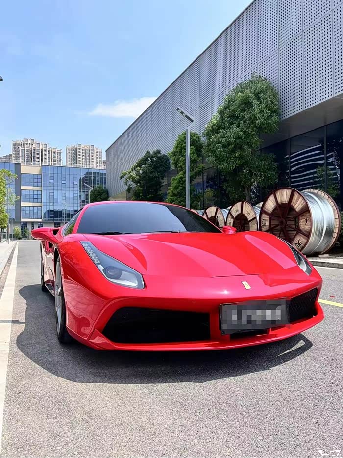 17年的法拉利488