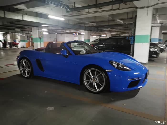 出保时捷718boxster2022款准新车鲨蓝