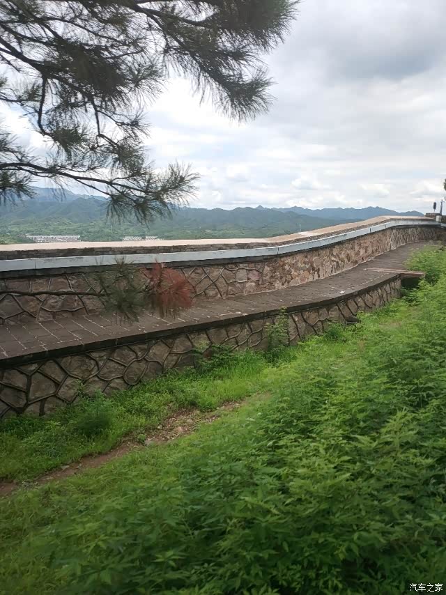 城墙,巡逻马道,古代士兵骑马在这上面巡逻