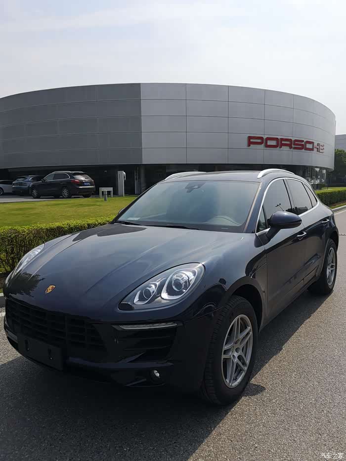 2018款保时捷macan20午夜蓝2000公里用车感受