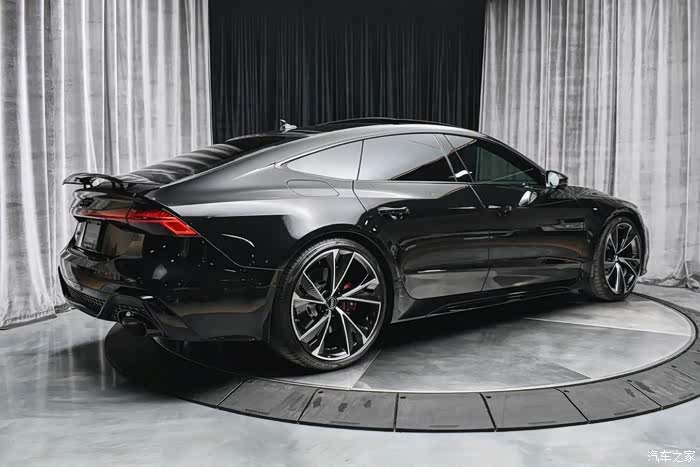 audi rs7 sportback,侧面线条还是那么流畅