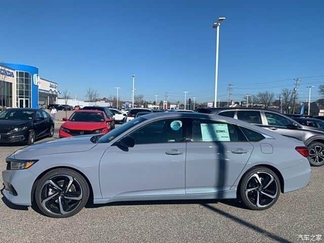 本田雅阁改款现身,水泥灰配色 运动套件质感足,配2.0t动力