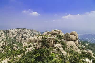 神仙眷侣进深山,溪饮岩栖比凤鸾