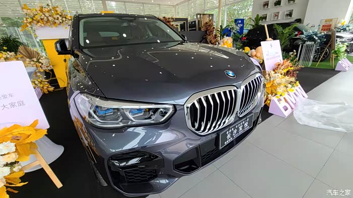 宝马x5尊享型极地灰提车作业,寻找长沙车友群.