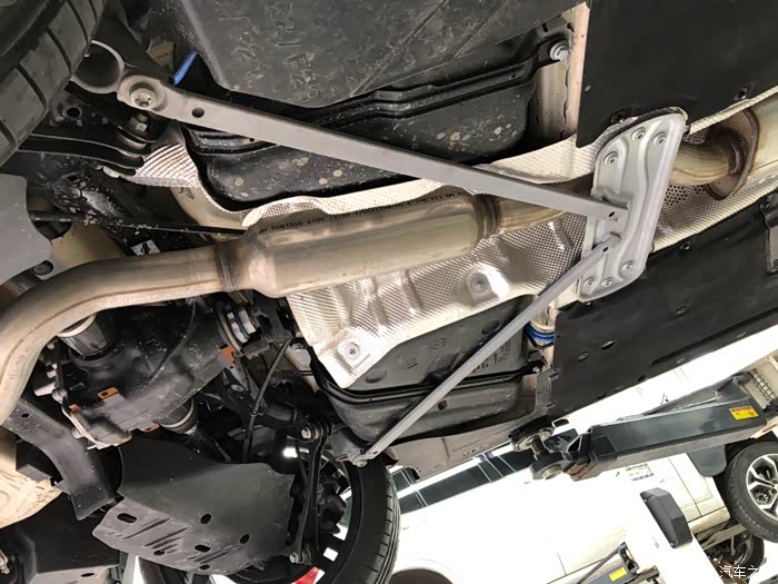 【图】这种底盘加强件有用吗 呼叫林大~~_宝马3系论坛_汽车之家论坛