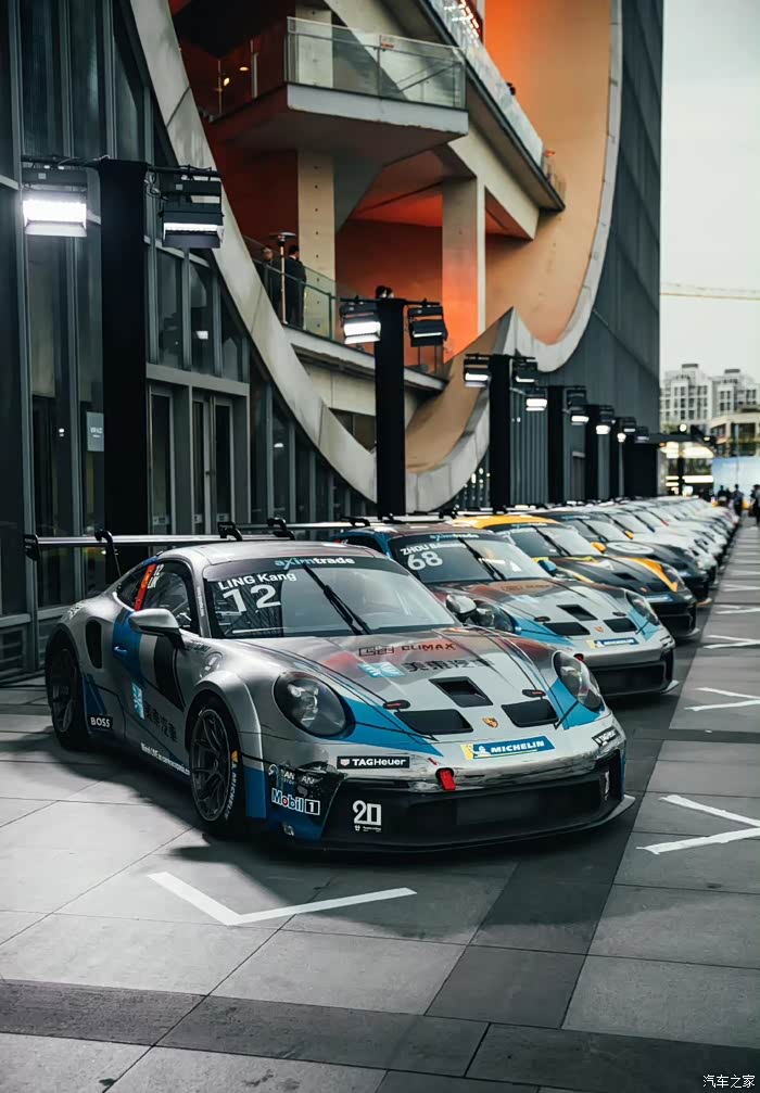 992gt3cup赛车涂装也很帅气