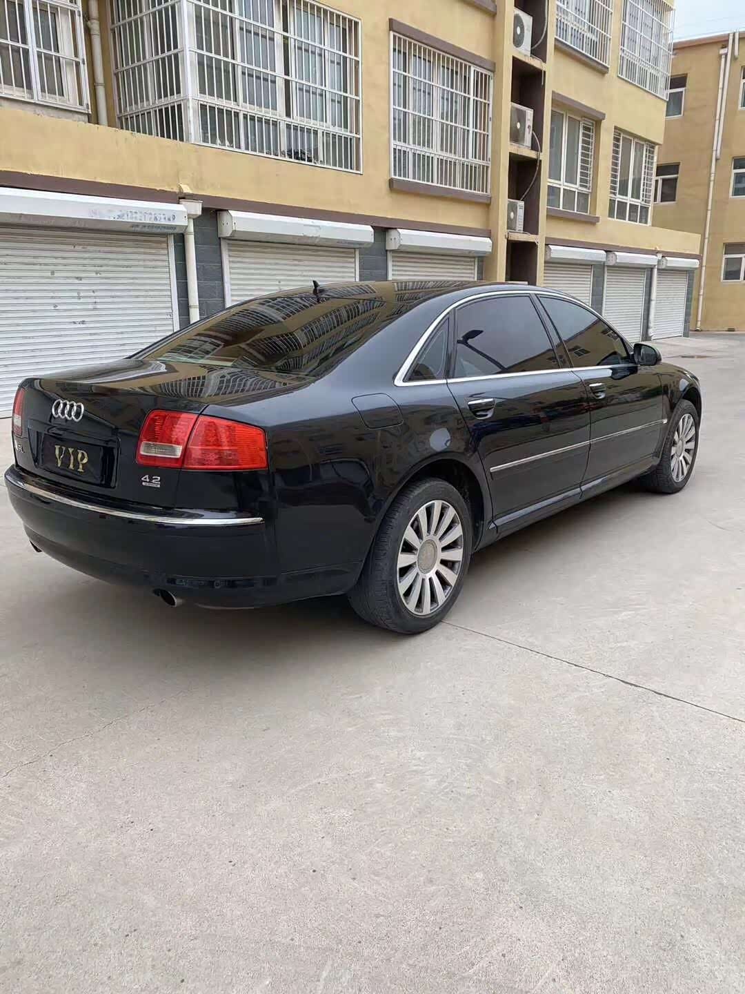 老款奥迪a8l很是霸气呀,曾经非常不错的豪车.