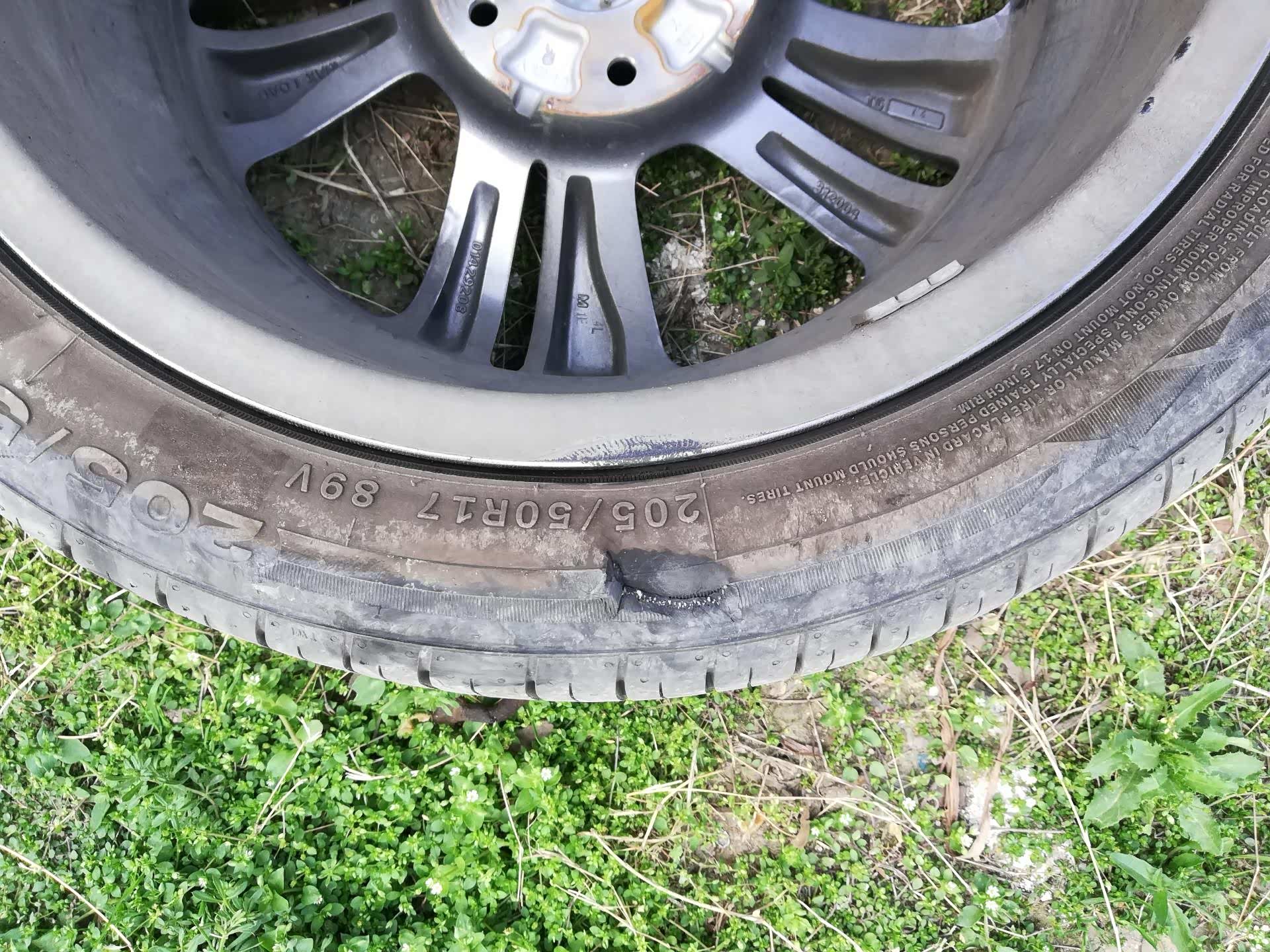 四千公里轮胎有裂痕要换胎吗?