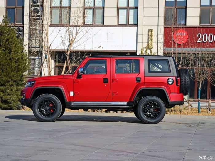 北京汽车bj40就是惊艳,红色的绝对的拉风.