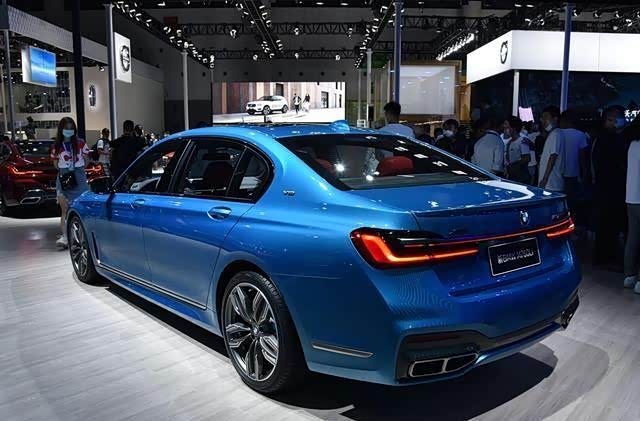 性能最强的12缸宝马7系