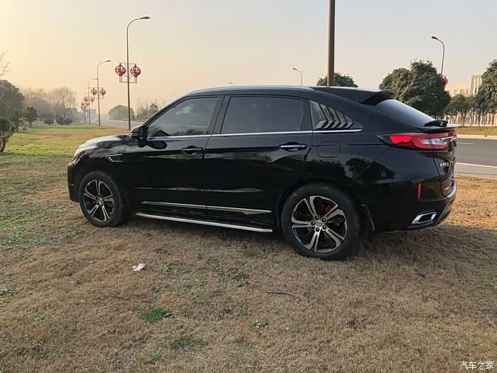 黑色urv20t四驱尊享1500公里了发下提车用车给坛友参考下