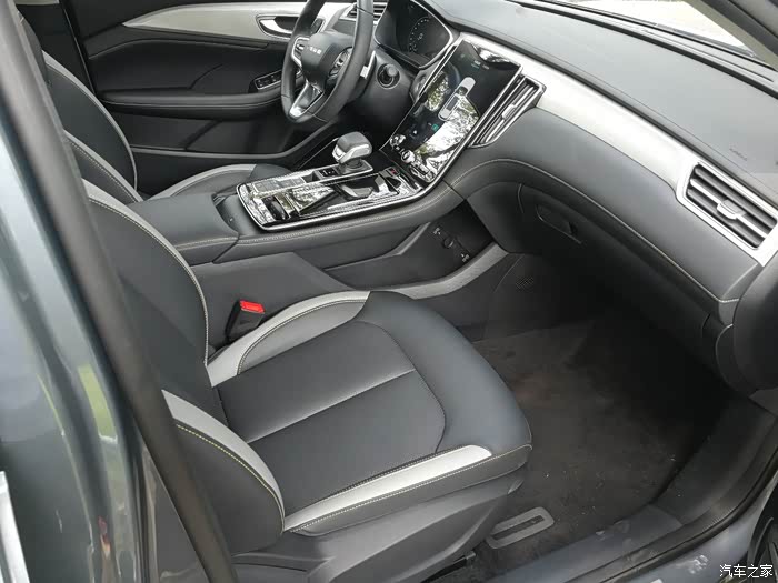 除了外观,i6max的内饰也非常给力.