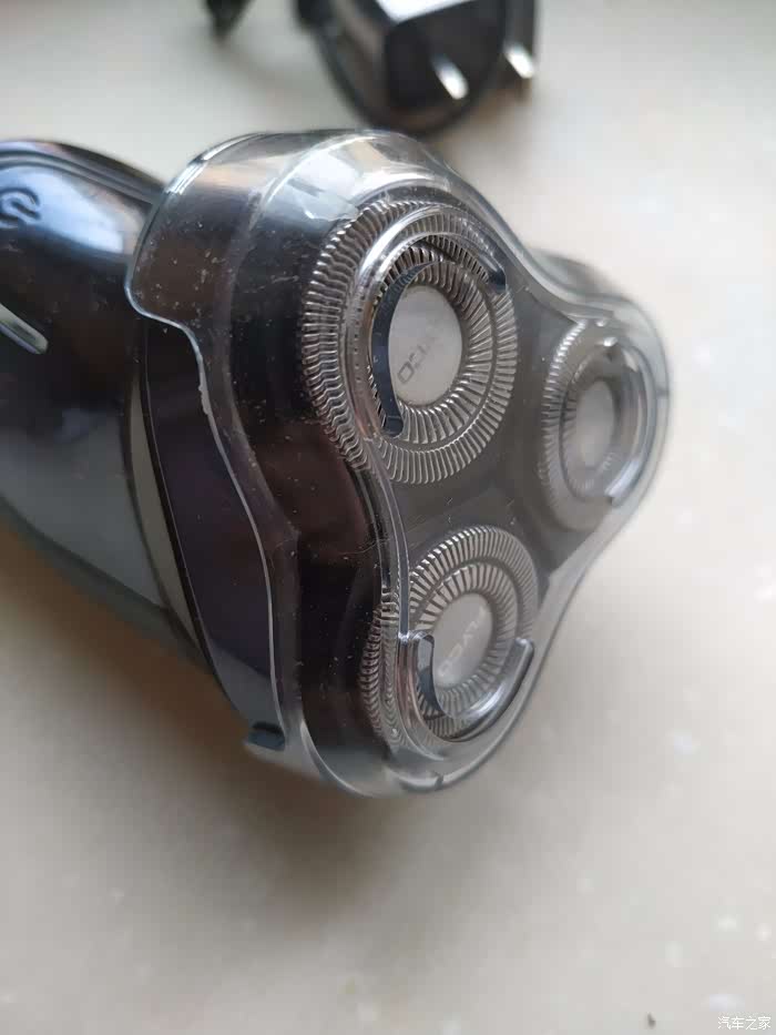 家家众测9飞科fs373剃须刀