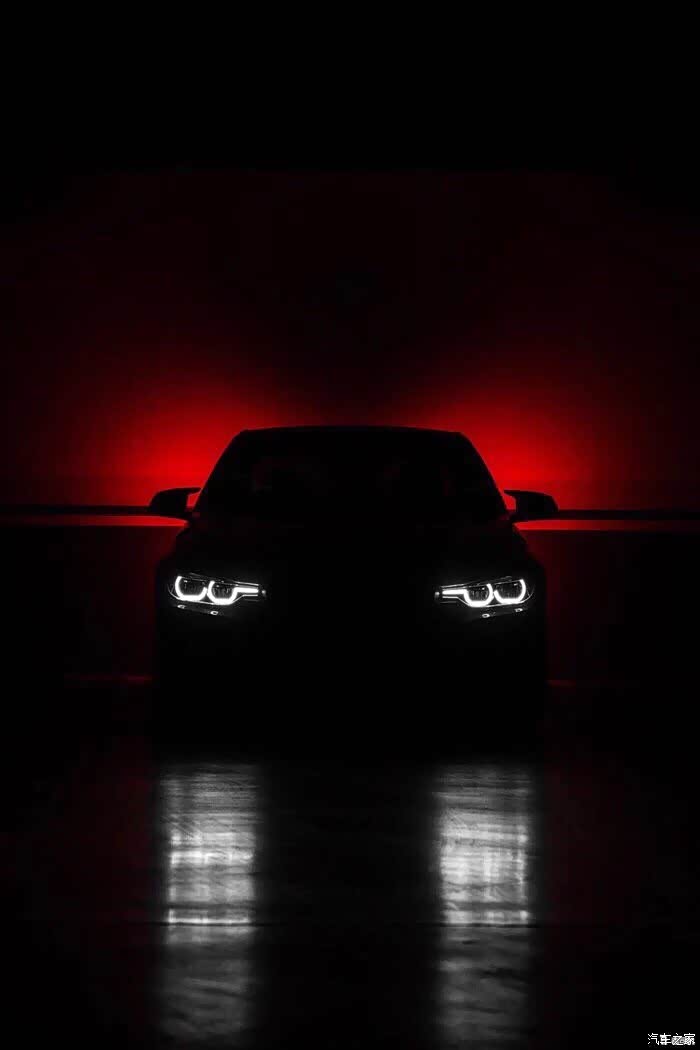 求天使眼的壁纸,背景黑色的那种