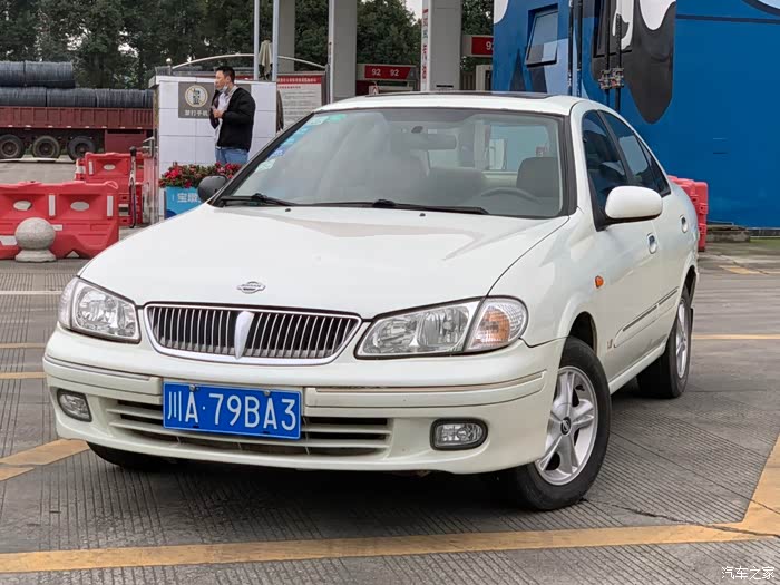 2002年进口日产阳光18