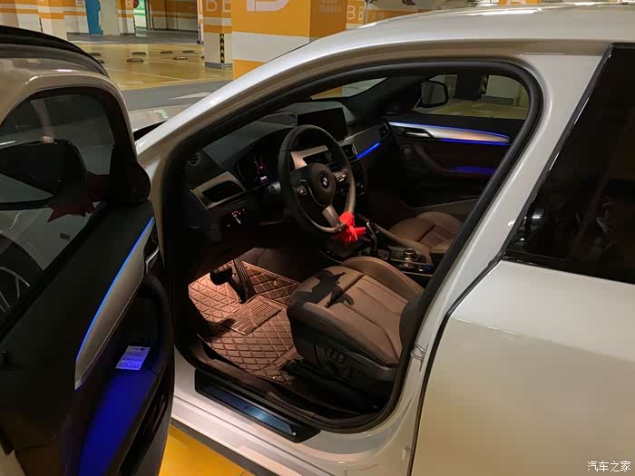 氛围灯喜欢蓝色和紫色