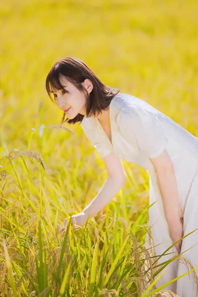 好姿势拍照,年轻漂亮有气质.