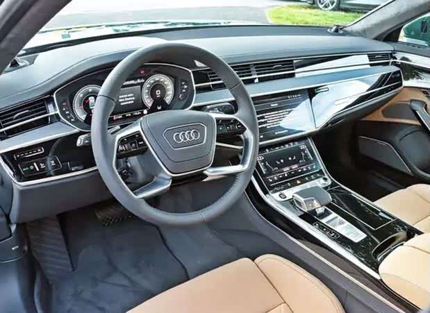 海外奥迪新款a8实拍曝光,配熏黑套件,内饰豪华感十足.