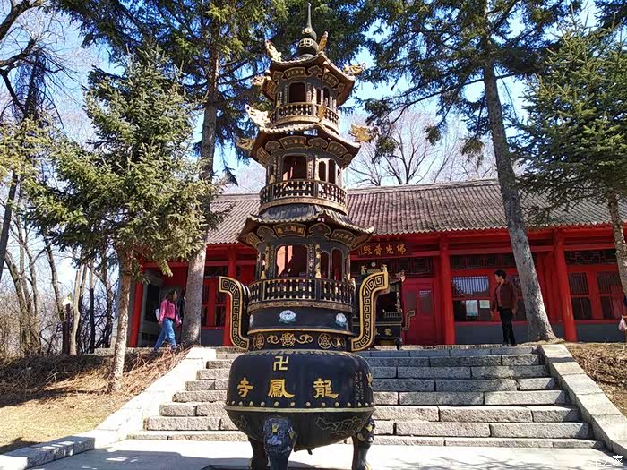 驾75出游参观吉林龙凤寺
