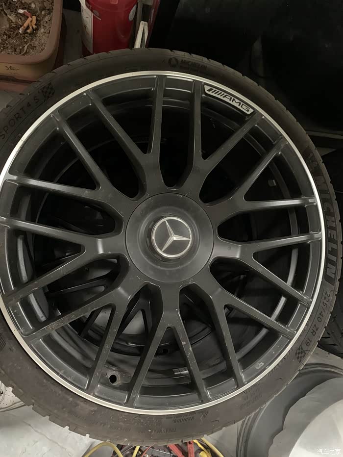 出一套原厂amg19寸轮毂