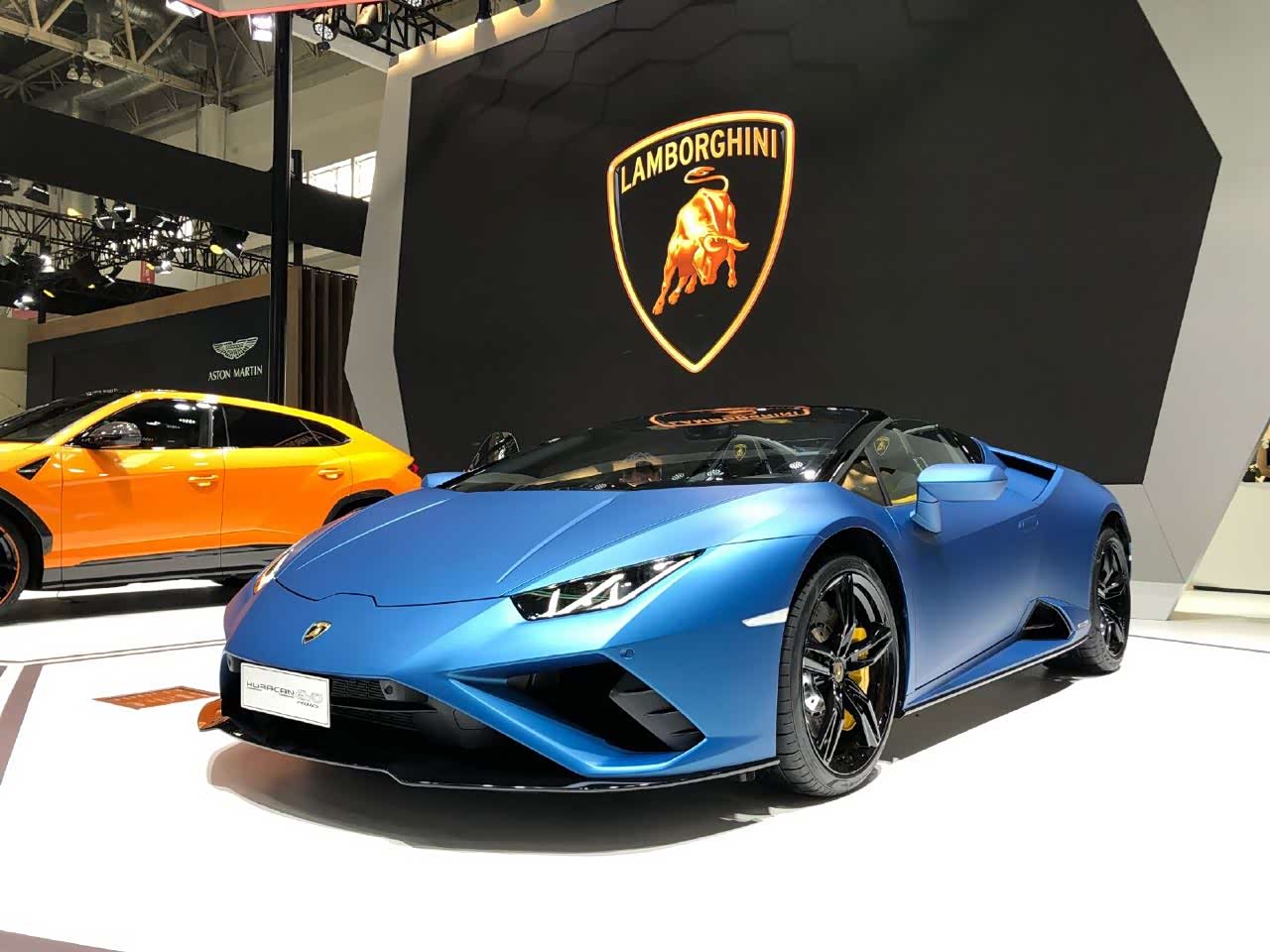 图 北京车展现场实拍兰博基尼小牛牛