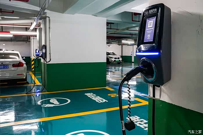 充电地图#上海热门商圈充电桩实地探访 ——淮海中路1(上篇)