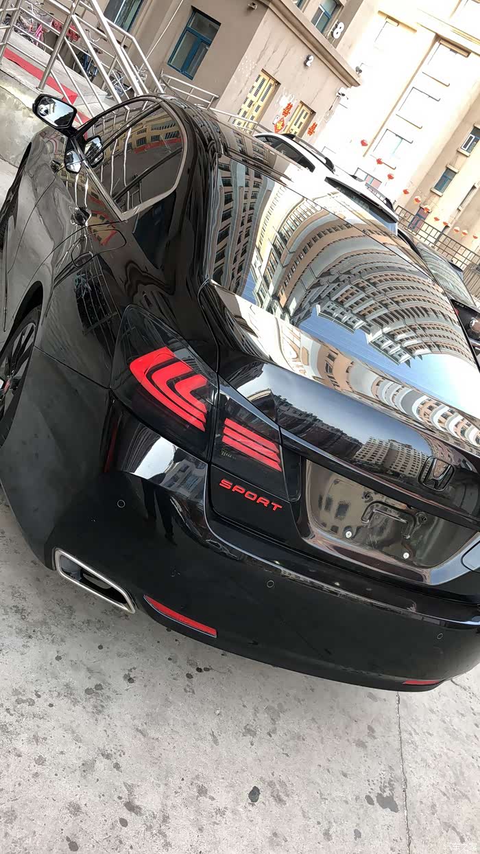 雅阁九代熏黑尾灯黑武士