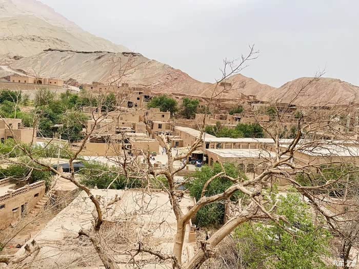 二代大狗带我游新疆吐鲁番吐峪沟麻扎村