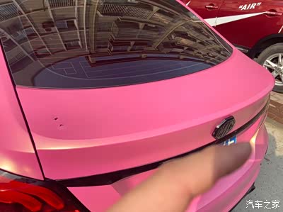 欣赏一下一个粉色男孩的少女心的名爵6 反正我是很喜欢,贴这个颜色