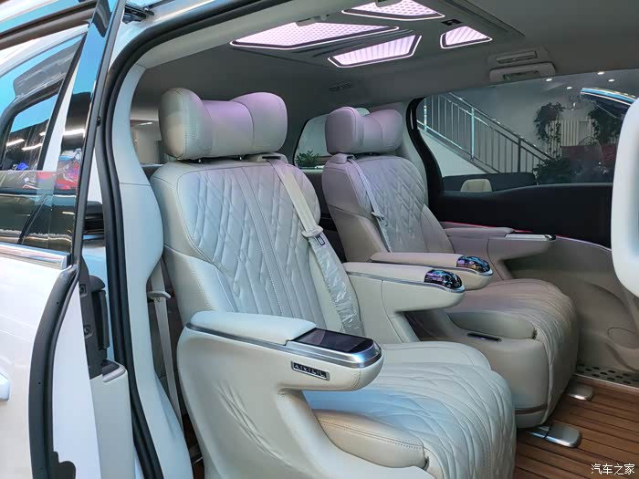 把gl8652t改装进行到底是惊喜尝鲜升级gl8653t款长连屏中控导航