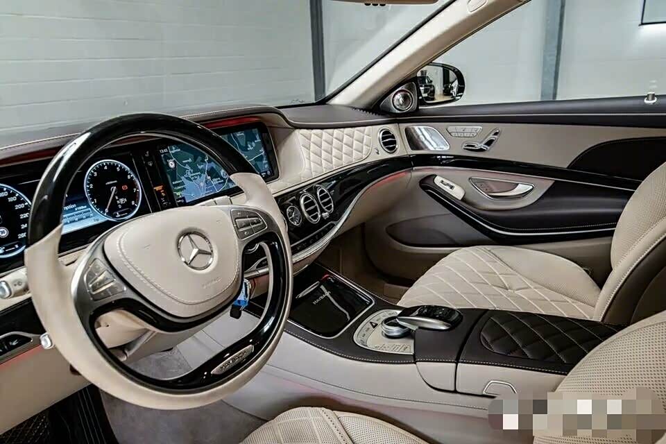 迈巴赫不仅仅因为他叫迈巴赫内饰确实很棒