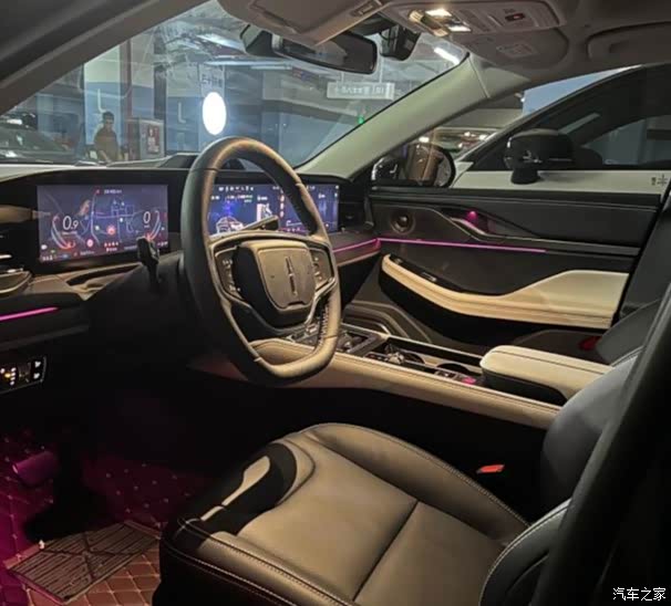 林肯z配置丰富内饰精良