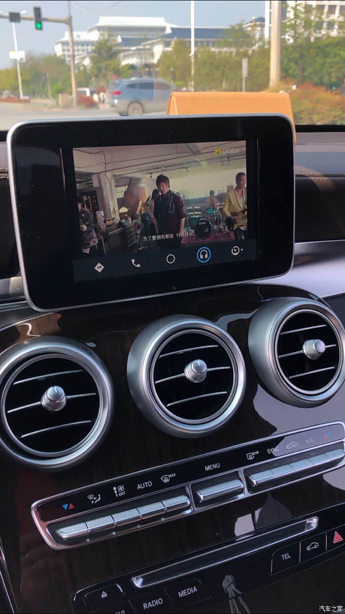 苹果ios13.4,carplay分屏支持第三方导航了