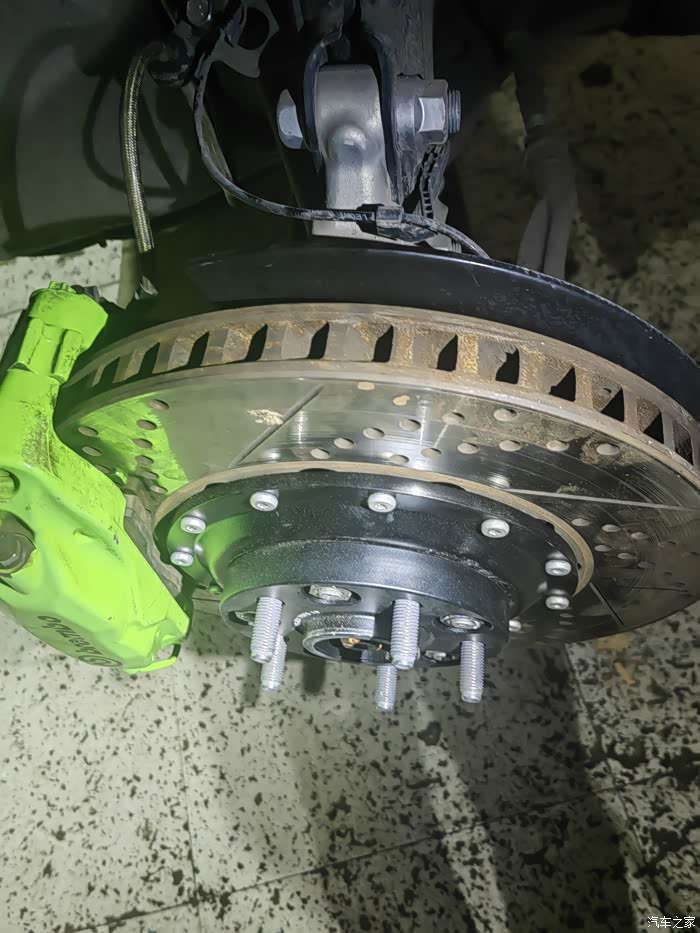 升级布雷博刹车系统